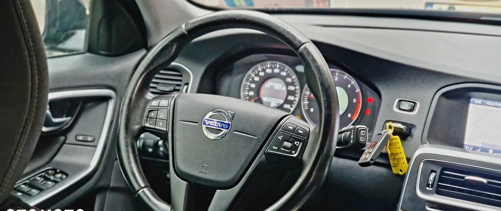 Volvo V60 cena 32999 przebieg: 220000, rok produkcji 2013 z Lubycza Królewska małe 667